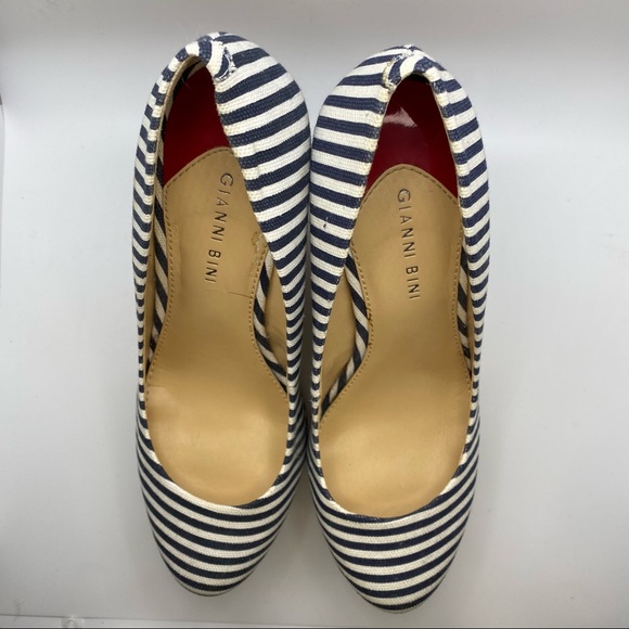 Gianni Bini Striped Wedge - size 10 - Picture 1 of 6